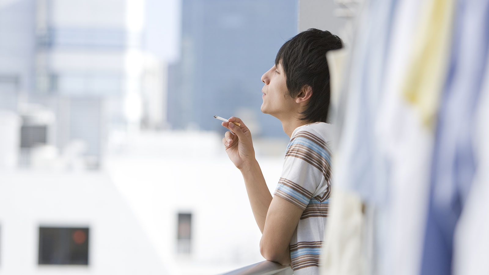 Can I smoke on the balcony Where can I not smoke 25 Can I smoke on the balcony Where can I not smoke 42