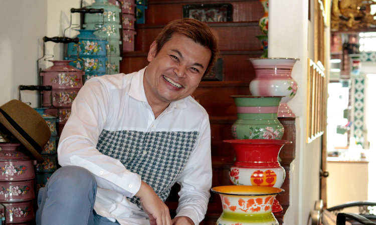 Post thumbnail of Proud Peranakan philanthropist uses his roots to do good