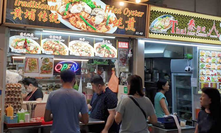 Post thumbnail of Whampoa hawker lets elderly cleaner take choice pickings of roast duck from his own dinner