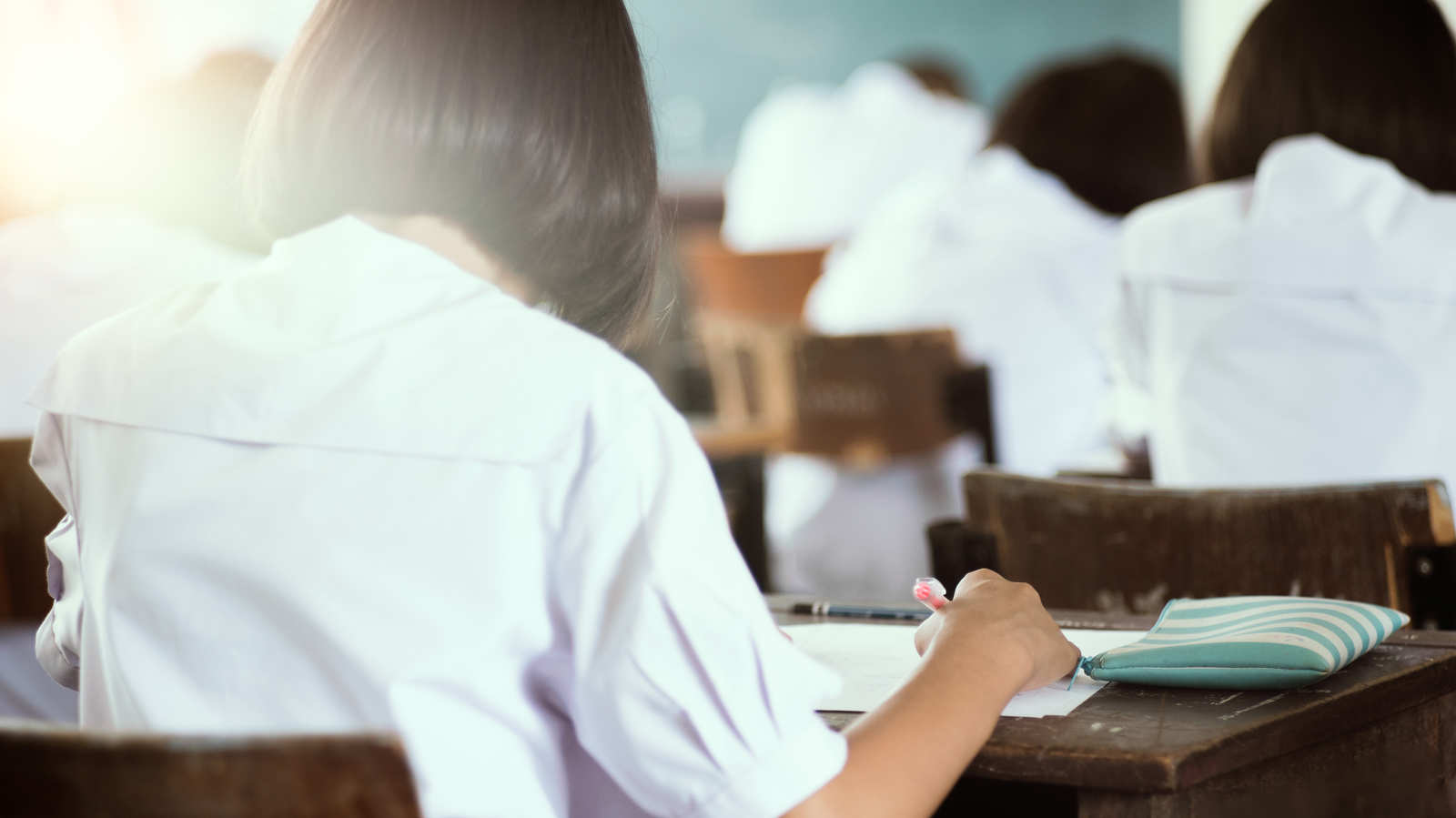 Does working at a kopitiam mean you’re poor? Primary Six English test answer suggests so