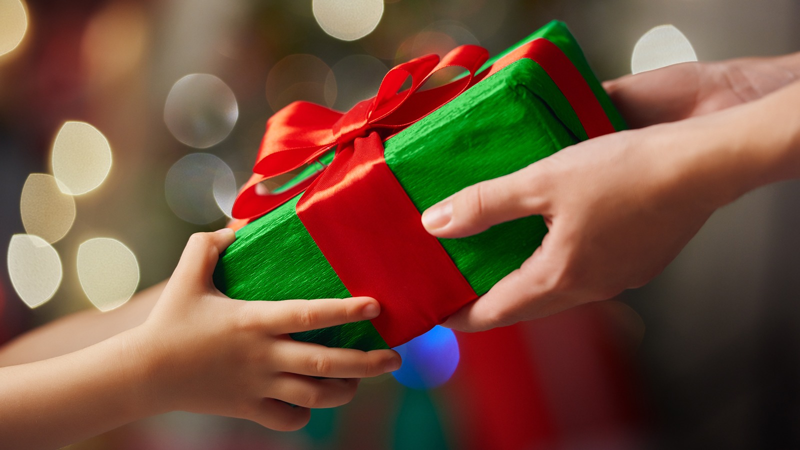 giving to the needy at christmas