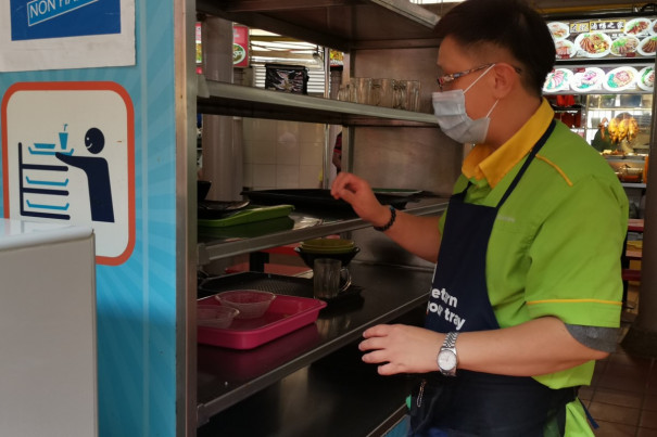 Hawker Center Cleaner Cleaning Cutlery