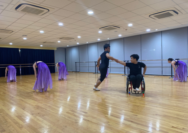 This year's Purple Parade virtual concert features wheelchair dancing