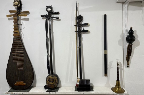 Western and Chinese Musical Instruments
